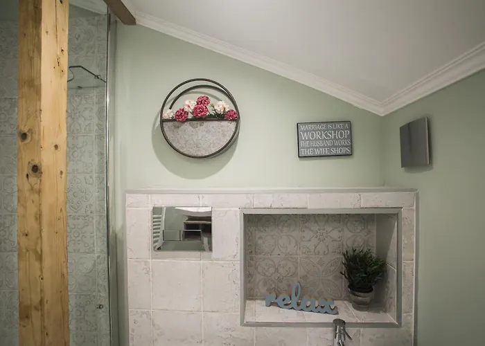 62 Steps To Petit Bonheur Apartment *