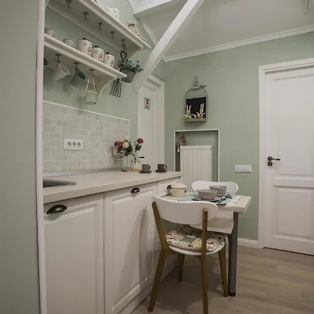 62 Steps To Petit Bonheur Appartement