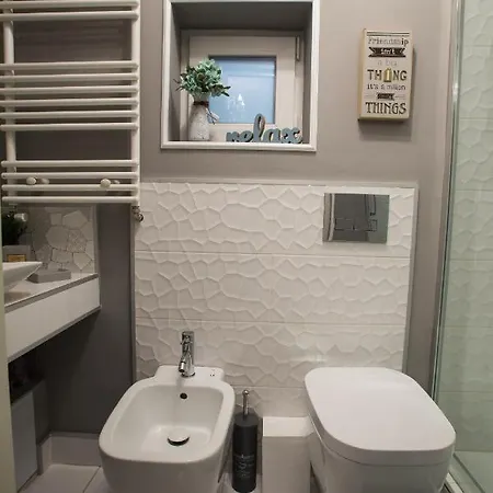 Апартаменти 62 Steps To Petit Bonheur Бухарест