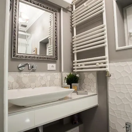 62 Steps To Petit Bonheur Appartement Boekarest