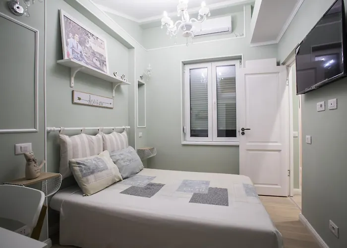 Apartman 62 Steps To Petit Bonheur