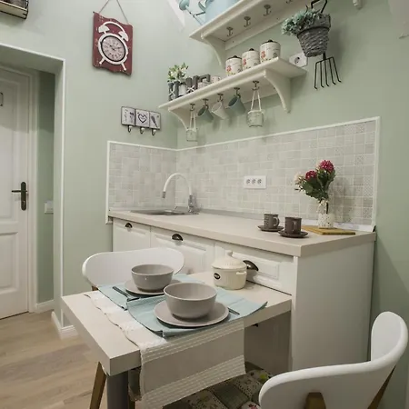 62 Steps To Petit Bonheur Apartament