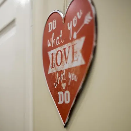 62 Steps To Petit Bonheur Apartament