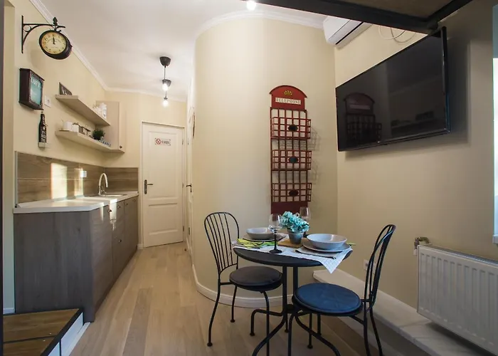 62 Steps To Petit Bonheur 布加勒斯特