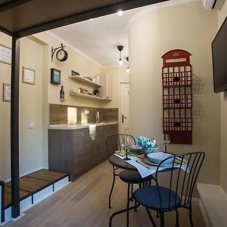 アパート 62 Steps To Petit Bonheur