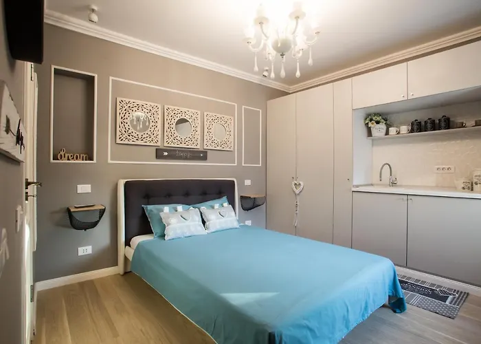 62 Steps To Petit Bonheur